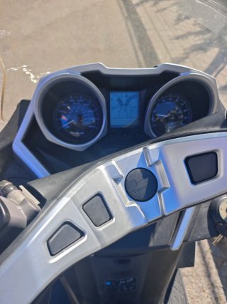 Kawasaki J300 Maxi Scooter