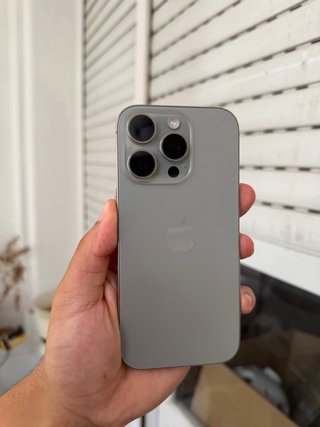 iPhone 16 Pro (93% Batería)