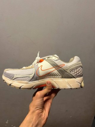 Nike Zoom Vomero 5