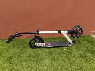 Patinete convencional blanco