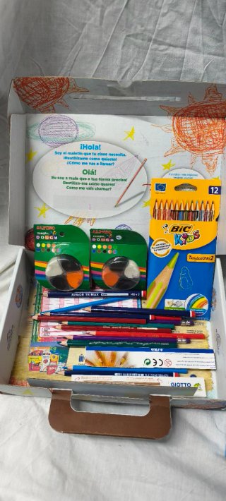 Lote material escolar BIC, Maped, Giotto, Iris