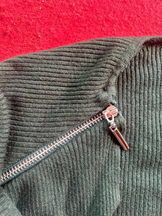 Body maglioncino verde con zip