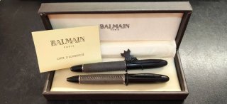 Estuche con  pluma y bolígrafo Balmain
