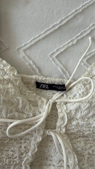 Top Zara blanco fruncido lazo