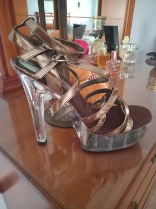 Zapatos bronce tiras tacón cristal