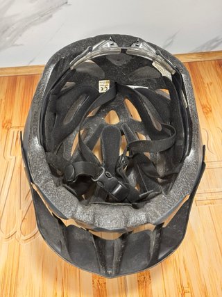 Casco de Ciclismo Negro y Gris