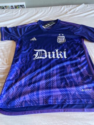 Camiseta Duki