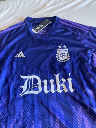 Camiseta Duki