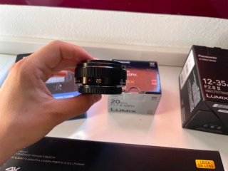 Panasonic Lumix GH5 + Batería + Objetivos + Flash