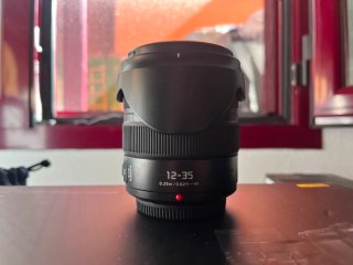Panasonic Lumix GH5 + Batería + Objetivos + Flash