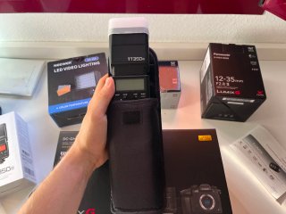 Panasonic Lumix GH5 + Batería + Objetivos + Flash