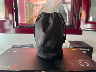Panasonic Lumix GH5 + Batería + Objetivos + Flash