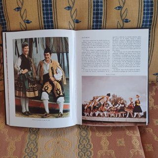 Trajes y Bailes de España - Libro