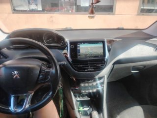 Peugeot 208 2015