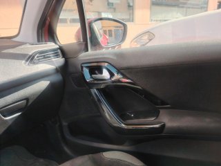 Peugeot 208 2015