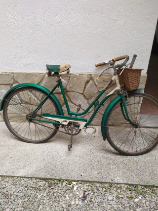 Bicicleta BH verde años 60