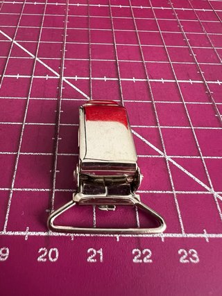 8 Pinzas para cuelga chupetes