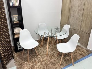 PACK COMEDOR Mesa Redonda Cristal + 4 Sillas
