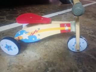 Bicicleta de madera para niños