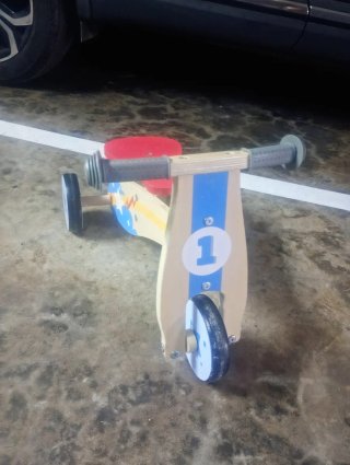 Bicicleta de madera para niños