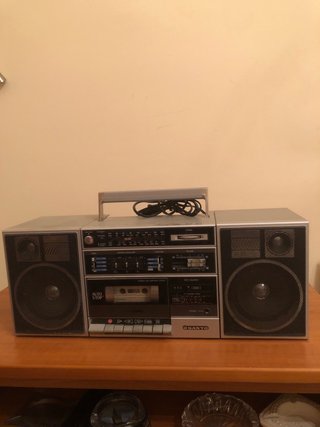 Radiocasete Sanyo Plata y Negro