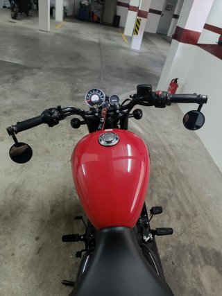 Royal Enfield Meteor 350 Roja y Negra