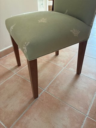 6 Sillas de Comedor Tapizadas cada una  50 euros