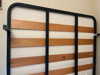 Somier 1.35 Metálico con Láminas de Madera
