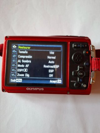 Cámara Digital Olympus Tough TG-310 , 14MP