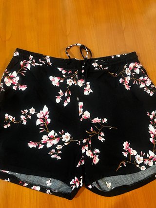 Completo short e due bluse floreale e fucsia