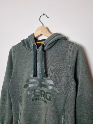 Sudadera verde con capucha