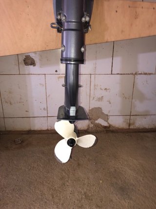Motor fueraborda Yamaha 4CV 4 tiempos con papeles