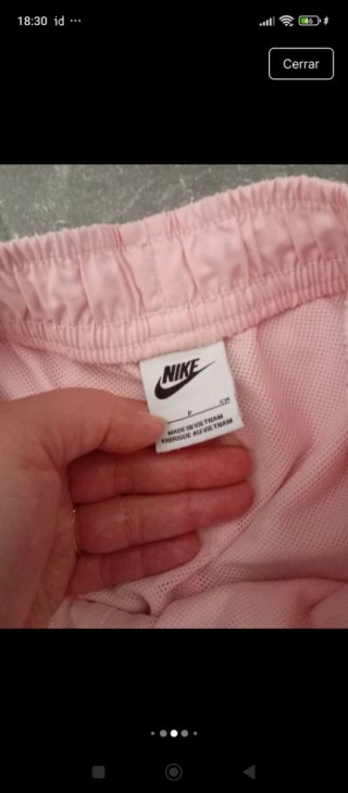 Bañador corto Nike rosa