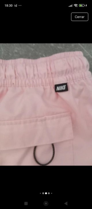 Bañador corto Nike rosa