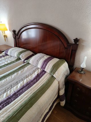 Dormitorio completo madera oscura