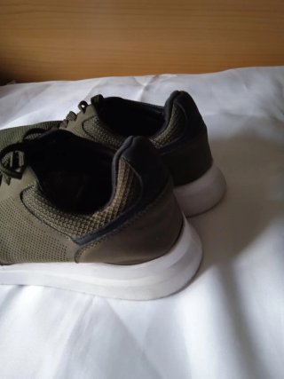 Sneakers sportive verde kaki T40