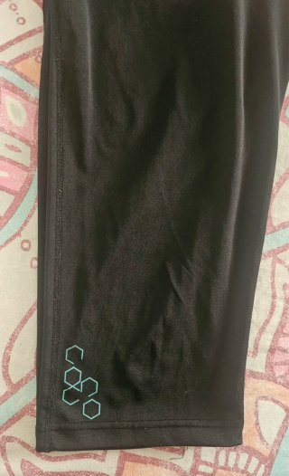 Leggings pirata deportivos negros y azules