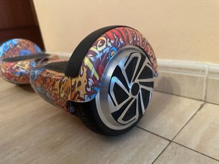 Hoverboard con diseño graffiti