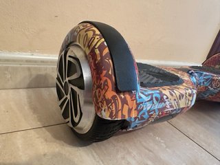 Hoverboard con diseño graffiti
