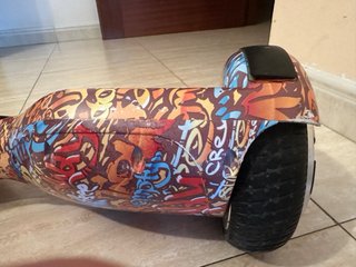 Hoverboard con diseño graffiti
