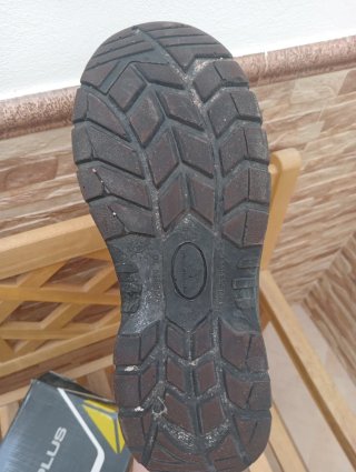 Botas de seguridad Deltaplus negras