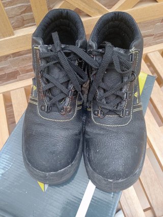 Botas de seguridad Deltaplus negras