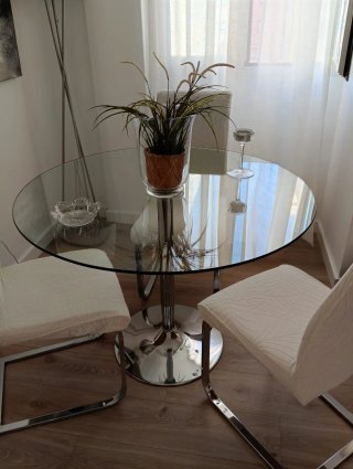 Mesa redonda cristal + 3 sillas de regalo