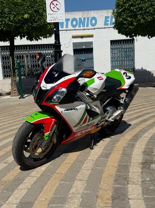 Aprilia RSV 1000 Miller