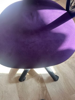 Silla giratoria de despacho morada
