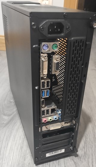PC SFF TooQ, Xeon (i7), 8GB, SSD+HDD, Win11 Office
