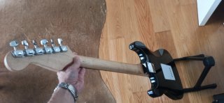 Guitarra Eléctrica Negra + Amplificador