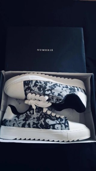 Zapatos Numeris Estampado Blanco y Negro