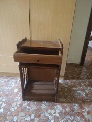 Mesita auxiliar madera pequeña