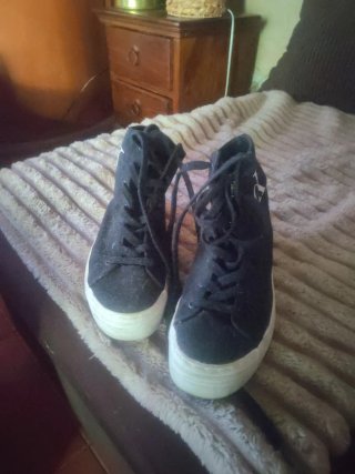 Zapatillas Altas Calvin Klein Negras y Blancas,